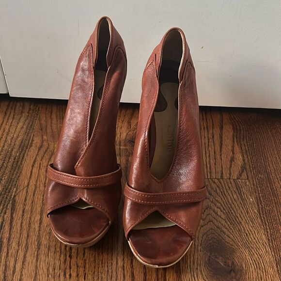 Chloe Leather Peep Toe Wood and Lucite platform heel Size 40 - Picture 2 of 6